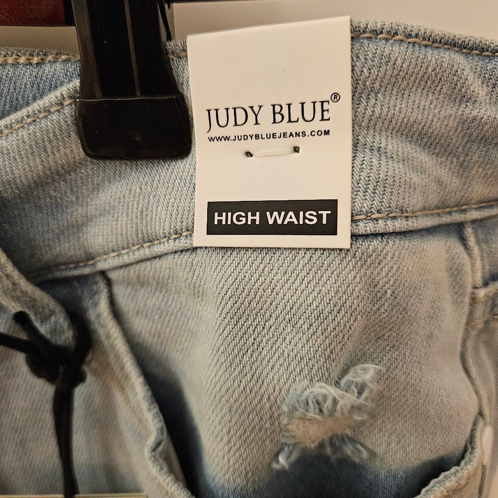Judy Blue High-Rise Distressed Shorts - Picture 3 of 6